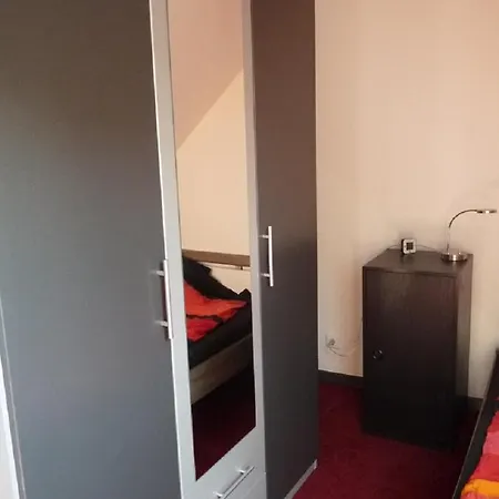 Ferienwohnung In Duesseldorf Hassel Esterno foto